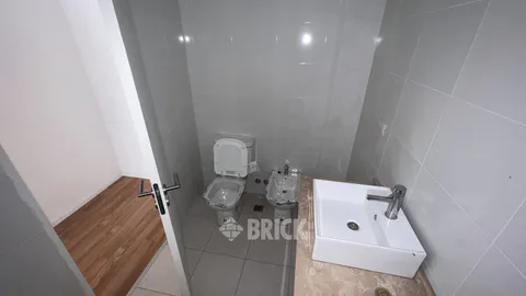 VERA al 900 Piso 5