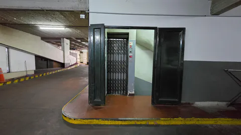 ALVEAR, MARCELO T. DE al 1200 Piso 3° Nº 242