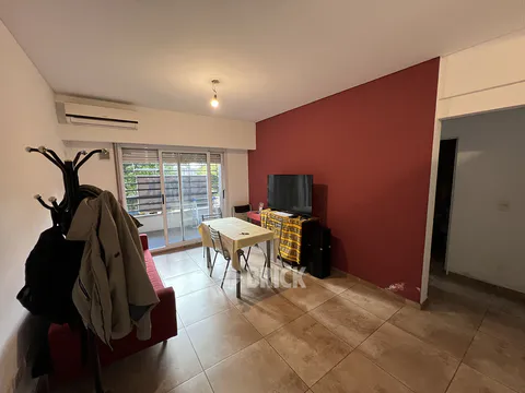 ARANGUREN, JUAN F., DR. al 1800 Piso 1