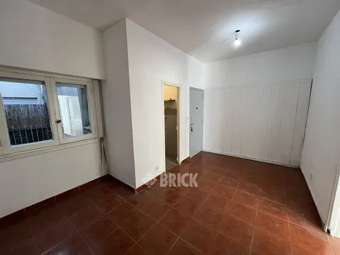SAN JUAN AV. al 3800 Piso 1