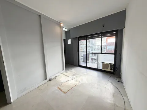 SANTA FE, AV. al 3300 Piso 5