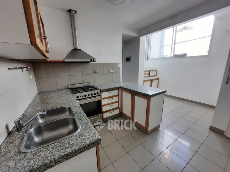 YRIGOYEN, HIPOLITO al 1500 Piso 5 35