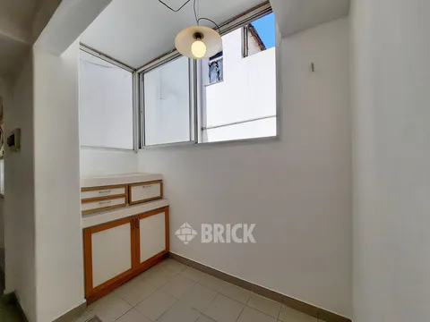 YRIGOYEN, HIPOLITO al 1500 Piso 5 38