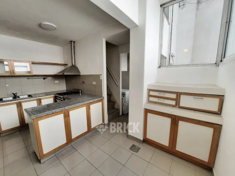 YRIGOYEN, HIPOLITO al 1500 Piso 5 39