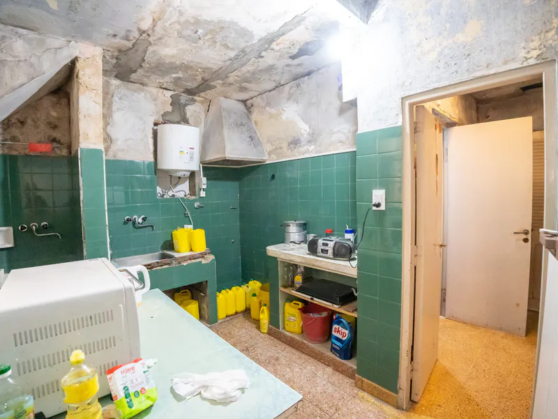 BUFANO, ALFREDO R. al 700 Piso PB 12