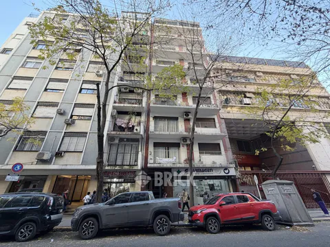ECUADOR al 900 Piso 7 24