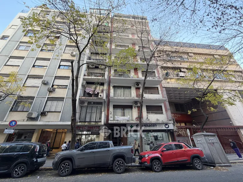 ECUADOR al 900 Piso 7 24