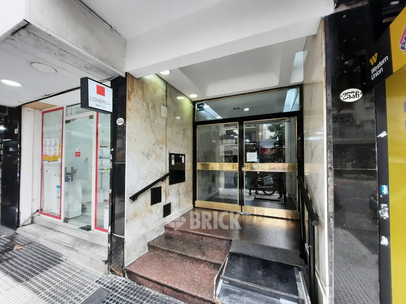 SANTA FE AV. al 2500 Piso 3 23