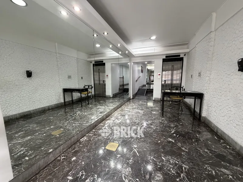 RIVADAVIA, AV. al 6100 Piso 12 26