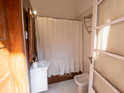 ARANGUREN, JUAN F., DR. al 1200 Piso PB 12