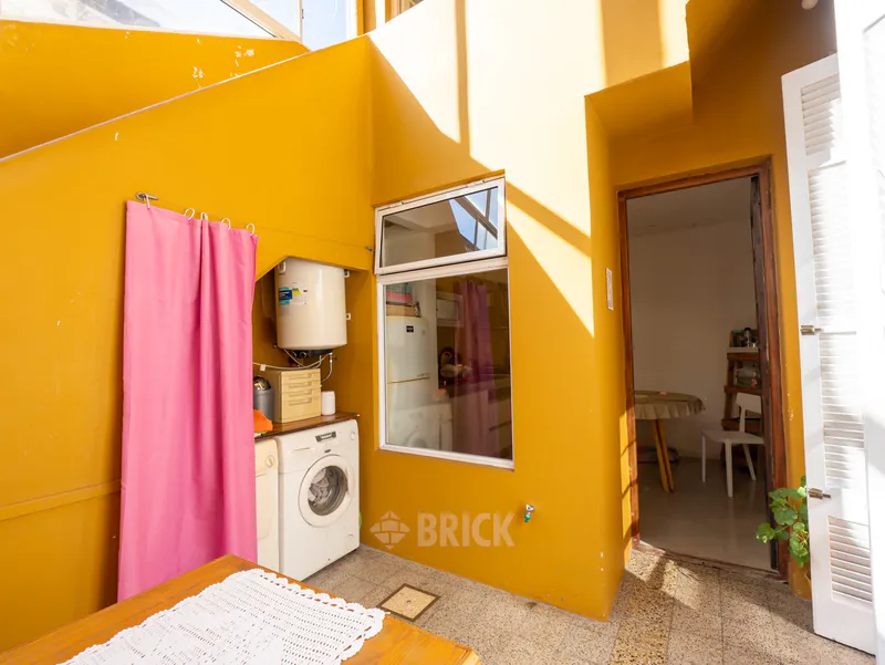 ARANGUREN, JUAN F., DR. al 1200 Piso PB 5