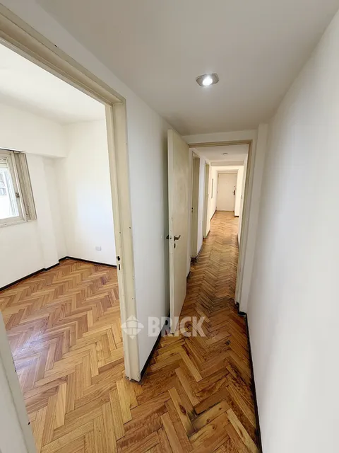 SUIPACHA al 700 Piso 14 16