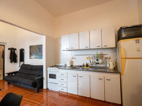 ALVAREZ THOMAS AV. al 800 Piso PB