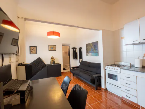 ALVAREZ THOMAS AV. al 800 Piso PB