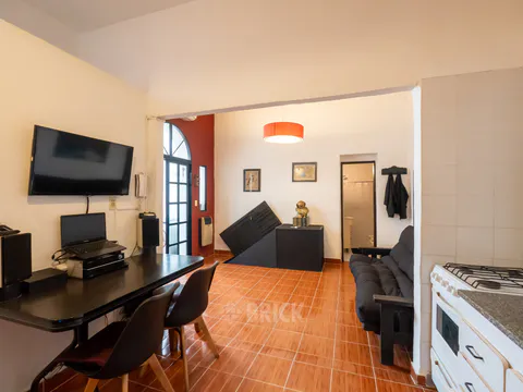 ALVAREZ THOMAS AV. al 800 Piso PB