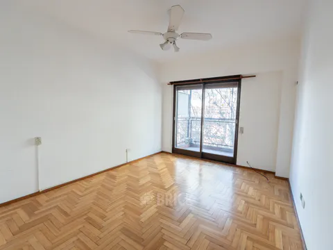 REPETTO, NICOLAS, DR. al 400 Piso 1° Y 2° 28