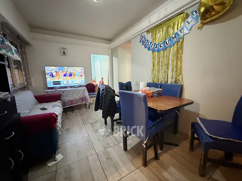 URIBURU JOSE E., PRES. al 400 Piso 1