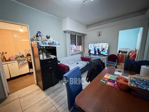 URIBURU JOSE E., PRES. al 400 Piso 1