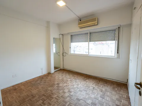 PELLEGRINI, CARLOS al 1200 Piso 12 7