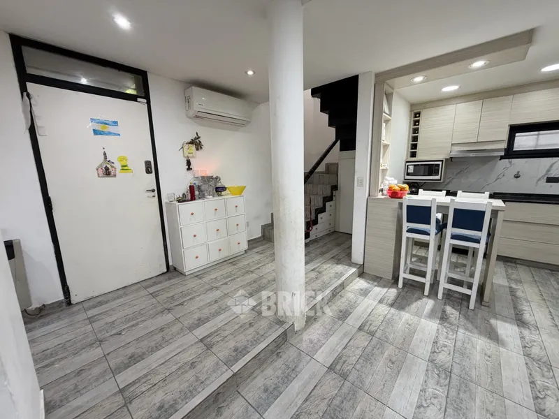 GUAYRA al 1800 Piso PB 11