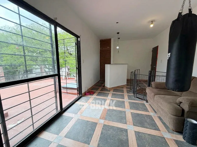 GUAYRA al 1800 Piso PB 33