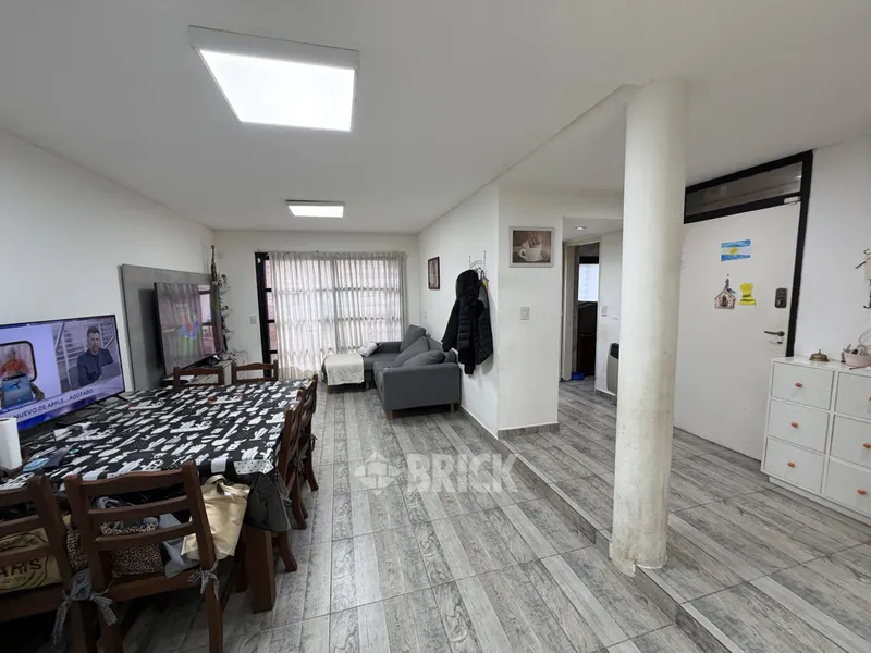 GUAYRA al 1800 Piso PB 4