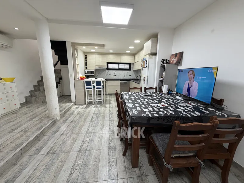 GUAYRA al 1800 Piso PB 7