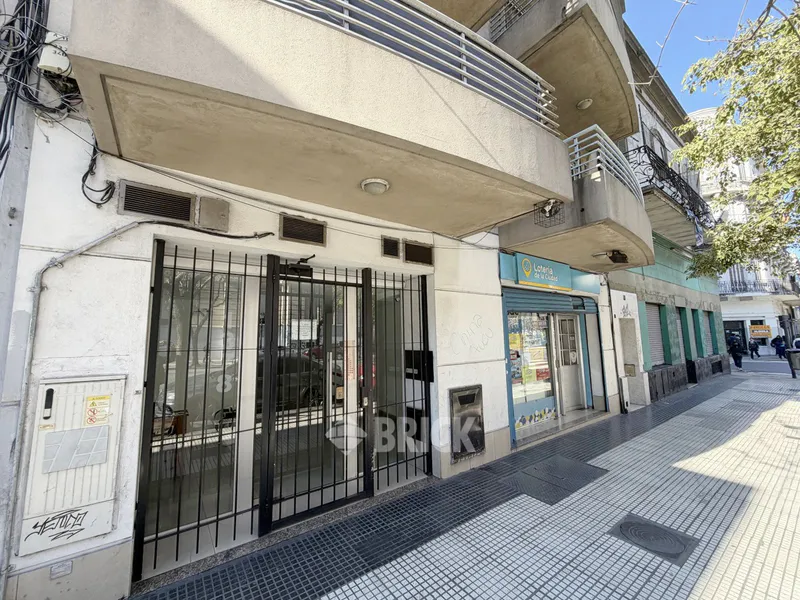 ENTRE RIOS AV. al 1300 Piso 6 20