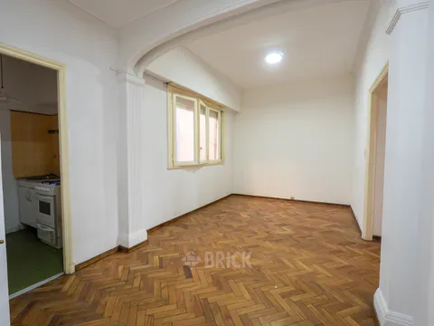 RIVADAVIA, AV. al 2500 Piso 8 1