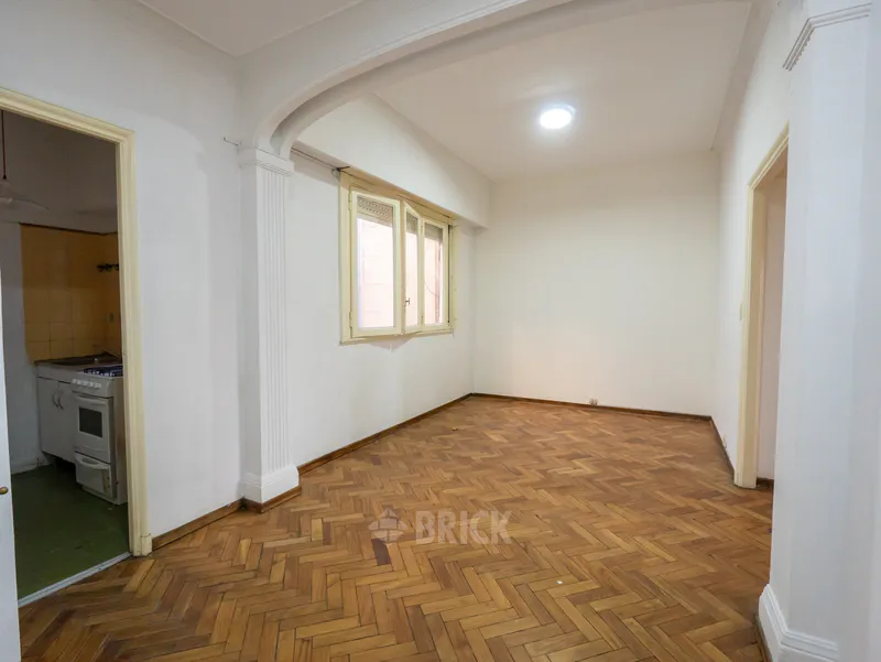 RIVADAVIA, AV. al 2500 Piso 8 1
