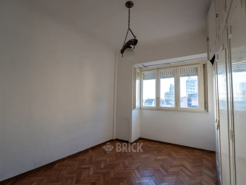 RIVADAVIA, AV. al 2500 Piso 8 6