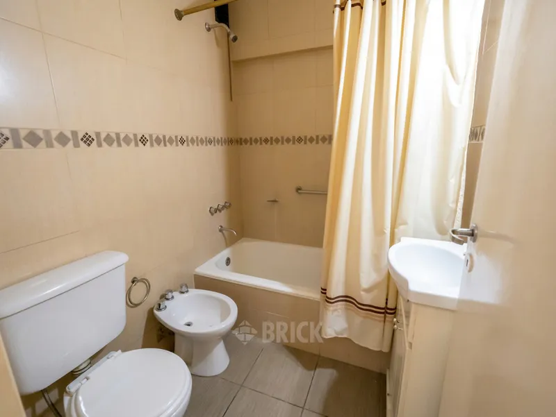 SAN IRENEO al 200 Piso PB 5