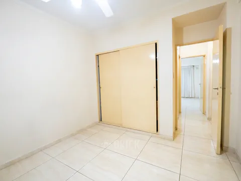 SAN IRENEO al 200 Piso PB