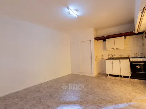 OTAMENDI al 200 Piso 8