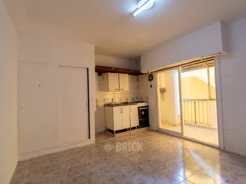 OTAMENDI al 200 Piso 8