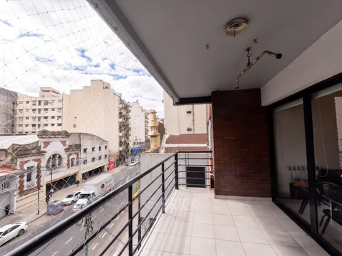GALLARDO, ANGEL AV. al 100 Piso 3