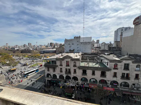 RIVADAVIA, AV. al 2700 Piso 6
