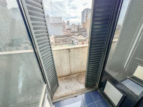 RIVADAVIA, AV. al 2700 Piso 6